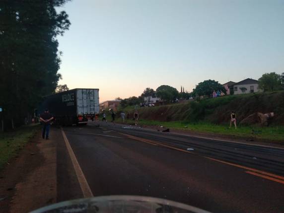 Acidente na RS 344 deixa três pessoas feridas - foto 3
