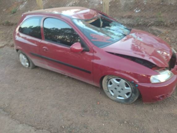 Motorista foi preso em flagrante e teve também o carro incendiado. Conforme testemunhas, grupo de amigos voltava de balneário e estava em alta velocidade, quando pedestre foi atingido