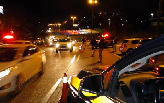 PRF flagra 200 condutores sob efeito de álcool durante o final de semana em SC - foto 4