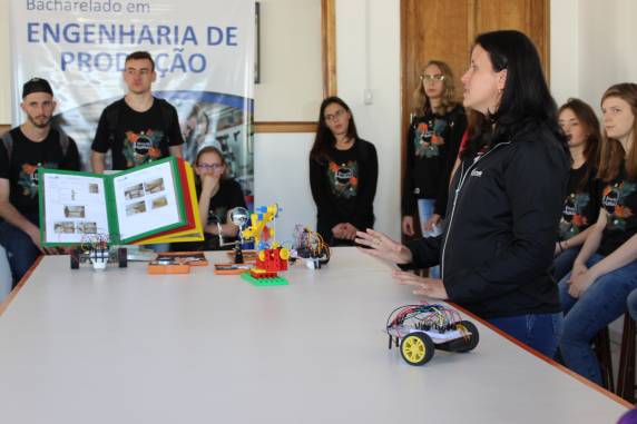 Orientação Profissional Setrem destacou a infraestrutura, cursos e as metodologias de ensino da Instituição, por meio de espaços interativos, para os estudantes da região