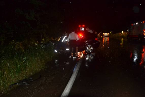 Grave colisão envolve carro e caminhão na RS 404 em Rondinha - foto 3