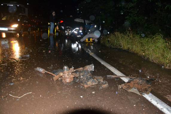 Grave colisão envolve carro e caminhão na RS 404 em Rondinha - foto 7