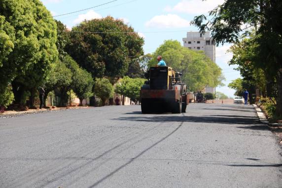 Governo Municipal inicia obras de pavimentação asfáltica na Rua Mato Grosso - foto 3