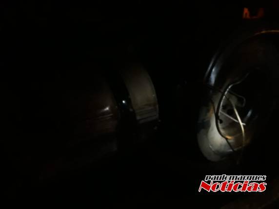Motorista foge depois de bater veículo contra uma carreta na RS 342 em Três de Maio - foto 4