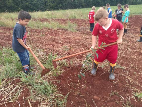 Educação no Campo: Escola Bem Viver Caúna realiza implantação de um pomar na escola - foto 5