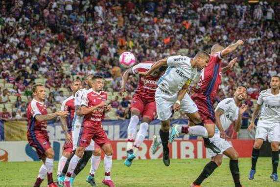 Leão vence Tricolor gaúcho por 2 a 1 neste sábado e se distancia do Z-4 em partida que marcou o 100º jogo de Rogério Ceni