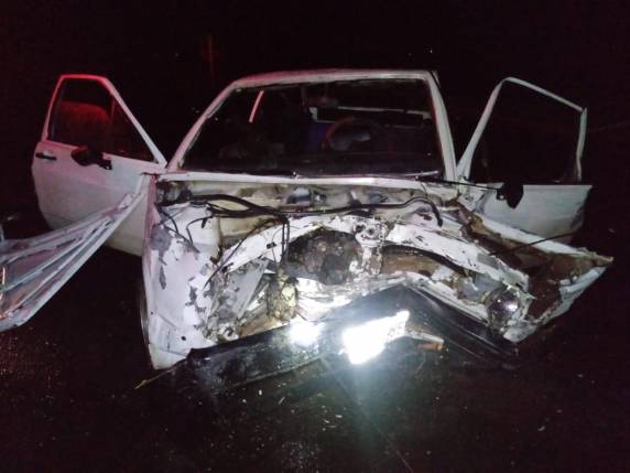 Colisão frontal ocorreu na madrugada desta segunda-feira