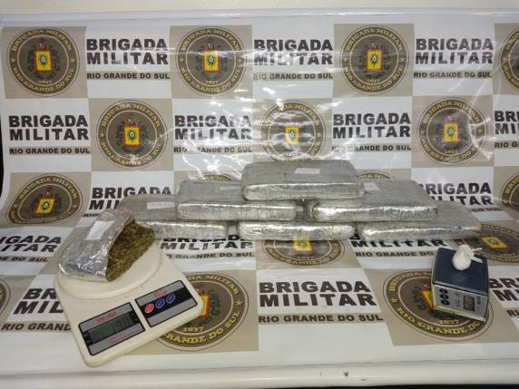 Homem e mulher são presos pela Brigada Militar acusados de tráfico de drogas em Santa Rosa - foto 2