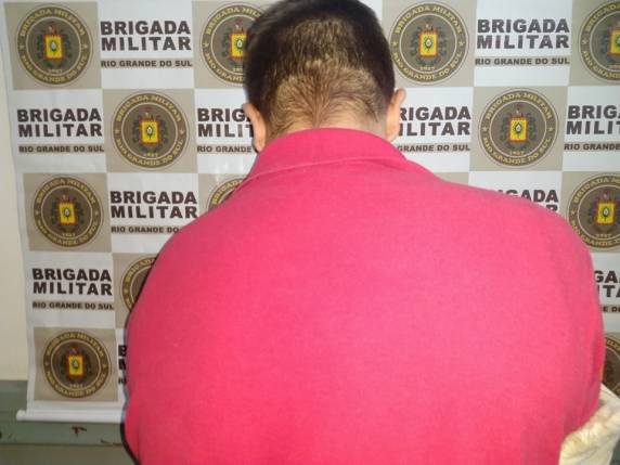 Homem e mulher são presos pela Brigada Militar acusados de tráfico de drogas em Santa Rosa - foto 4