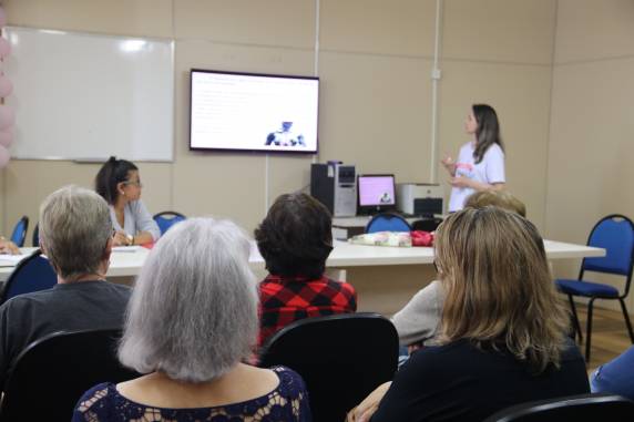 A campanha tem como intenção alertar a sociedade sobre o diagnóstico precoce do câncer de mama