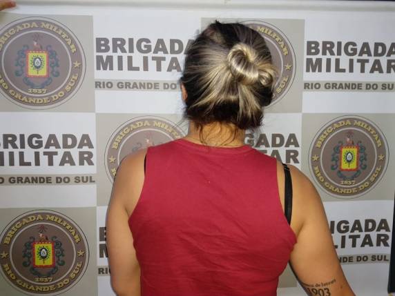 Homem e mulher são presos pela Brigada Militar flagrados por tráfico de drogas em Santa Rosa - foto 4