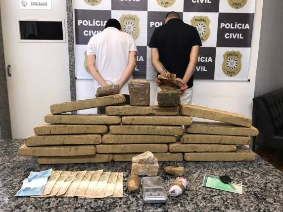 Grande quantidade de drogas foram apreendidas
