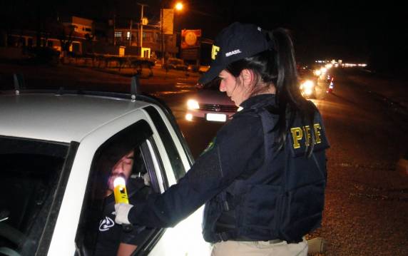Cinturão da Oktoberfest: PRF fecha cerco contra motoristas embriagados na noite de sexta e madrugada e manhã de sábado - foto 3