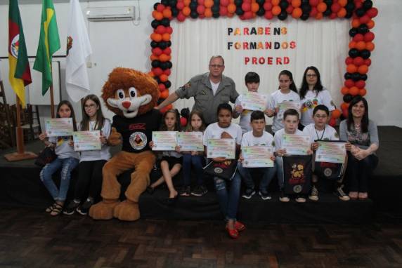 Formatura do PROERD é realizada em Novo Machado - foto 2