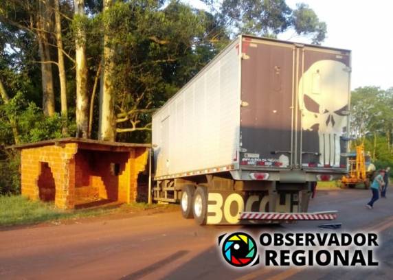 Acidente envolvendo caminhões na BR 468 em Coronel Bicaco - foto 2