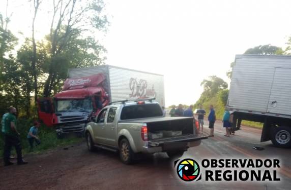 Acidente envolvendo caminhões na BR 468 em Coronel Bicaco - foto 3