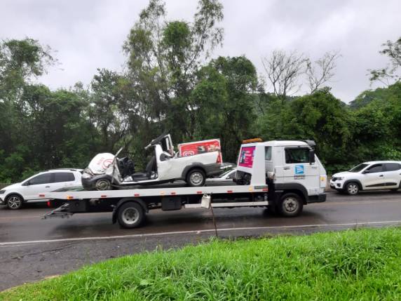 Vítimas de queda de árvore na BR-116, em Caxias, não correm risco de morte - foto 3