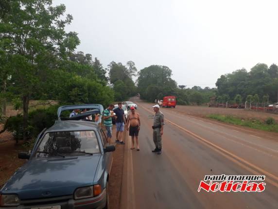 Colisão traseira resulta em danos de grande monta em dois veículos, no bairro Carolina - foto 7