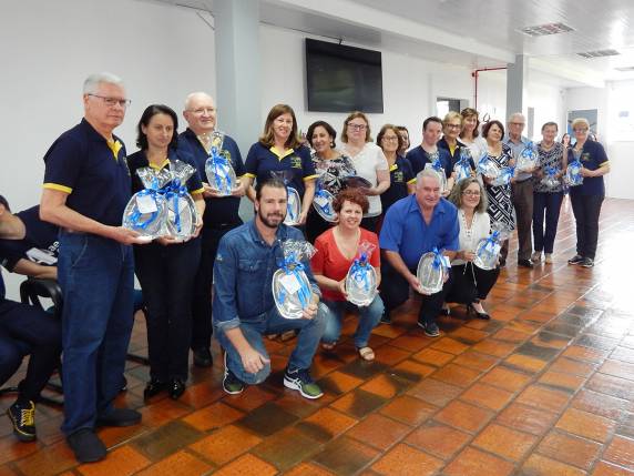 Café da manhã festivo marca cinquentenário da Apae de Três de Maio - foto 3