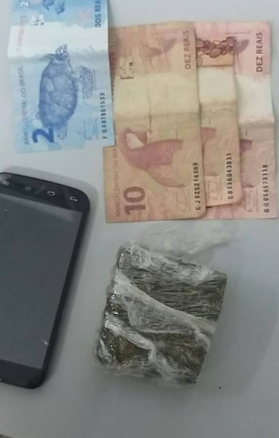 Brigada Militar prende dois homens que vendiam droga no Parcão em Santa Rosa - foto 2