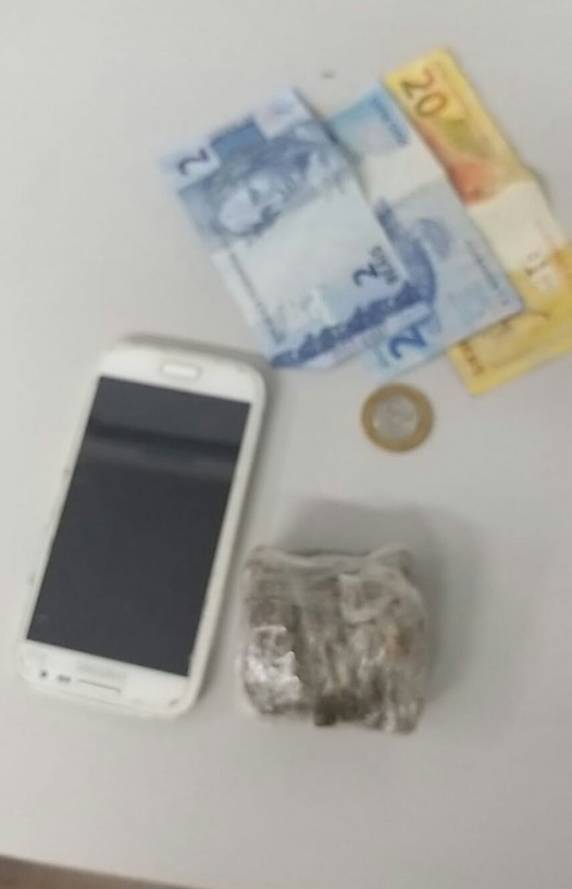 Brigada Militar prende dois homens que vendiam droga no Parcão em Santa Rosa - foto 3