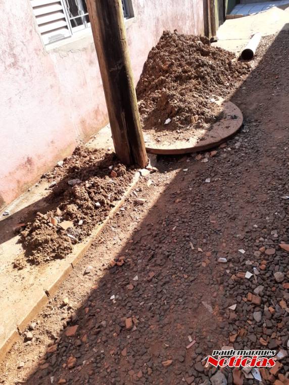 Moradores de beco no Bairro Oriental reclamam de obra inacabada na rede de energia elétrica - foto 5