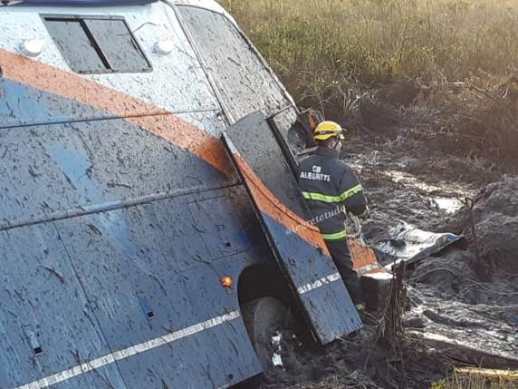 Acidente com motorhome deixa pelo menos 17 feridos em Rosário do Sul - foto 2