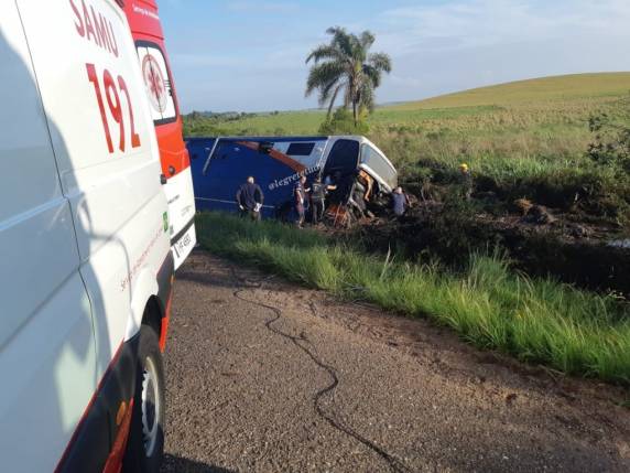 Acidente com motorhome deixa pelo menos 17 feridos em Rosário do Sul - foto 3