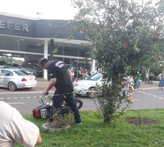 Jovem morre ao bater moto contra um poste e ser atropelado em Santa Rosa - foto 3
