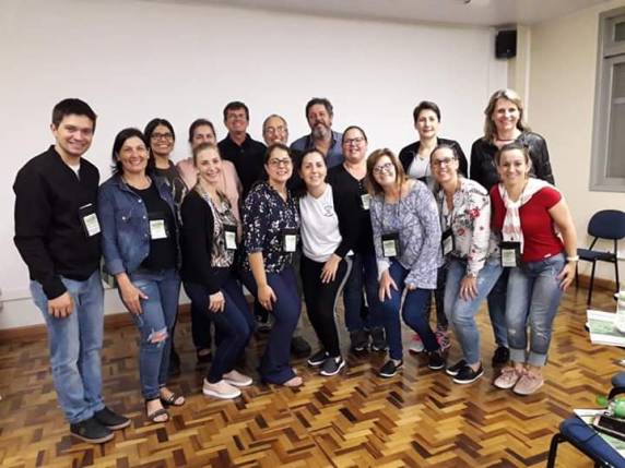 Objetivos do programa são o estudo, a reflexão e a interlocução teórico-prática entre os docentes da Universidade e das escolas envolvidas no processo de formação
