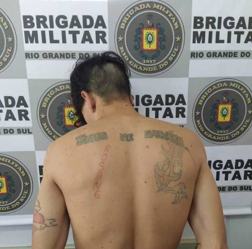 Fato ocorreu na manhã deste domingo. Quatro pessoas acabaram presas na ação
