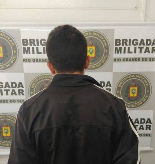 Foragido do sistema prisional dispara contra policiais e acaba preso pela Brigada Militar em Crissiumal - foto 4