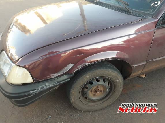Acidente envolve carros brasileiro e argentino no Centro de Três de Maio - foto 2