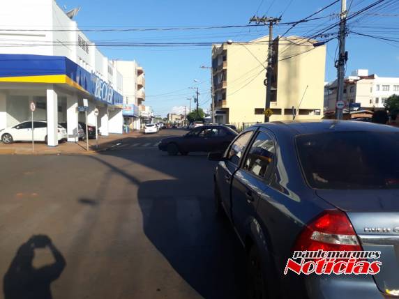 Acidente envolve carros brasileiro e argentino no Centro de Três de Maio - foto 4