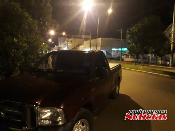 Jovem é atropelada em faixa de segurança de avenida no Centro de Três de Maio - foto 4