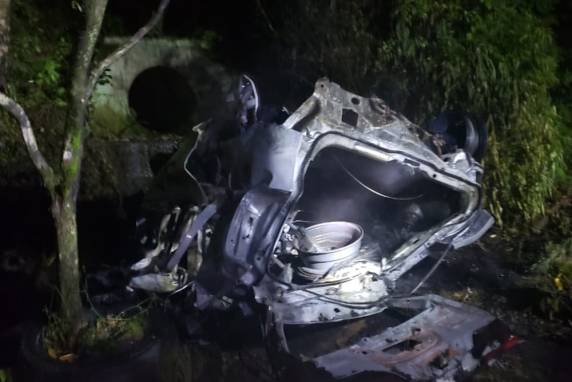 O motorista e a passageira da carreta, ambos de 55 anos e moradores de Santa Rosa, não se feriram