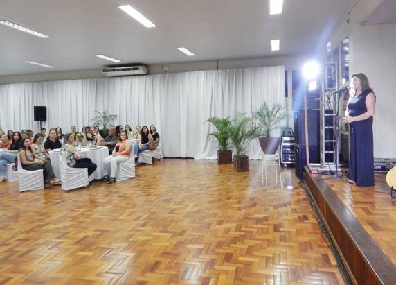Encontro Regional das Apaes reúne profissionais em Três de Maio
