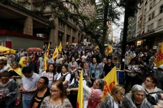 "Não dá para aceitar que essa greve ocorra sem justificativa", disse Eduardo Leite
