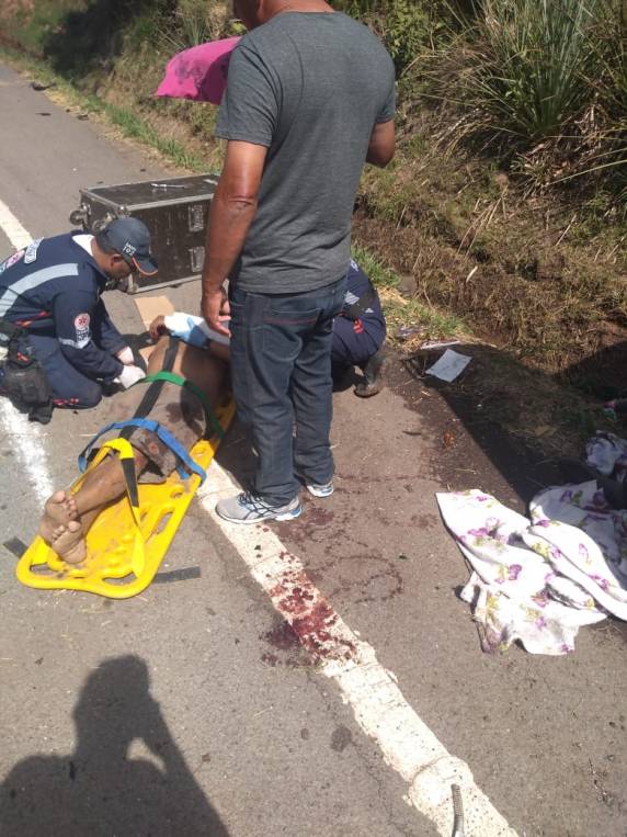 Acidente envolvendo carreta com equipamentos de som do Dj Alok deixa uma pessoa ferida na BR 287 - foto 3