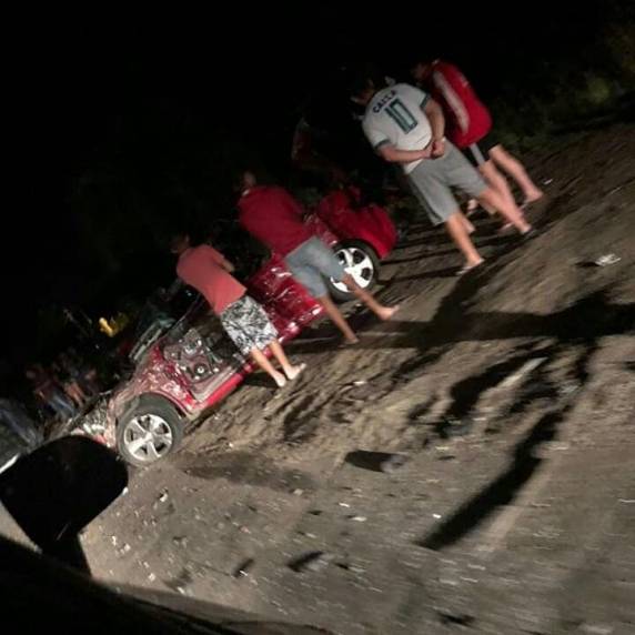 Acidente entre ônibus e dois carros deixa quatro mortos em Viamão - foto 3