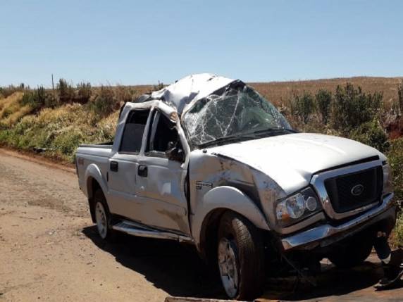 Buraco na pista causa acidente e interrompe viagem de família três-passense na RSC-377 - foto 3