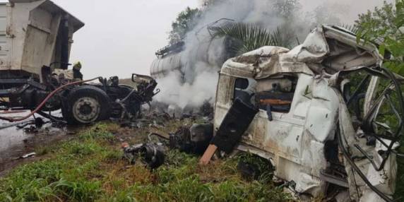 Acidente grave deixa um morto e dois feridos na ERS-332 - foto 2