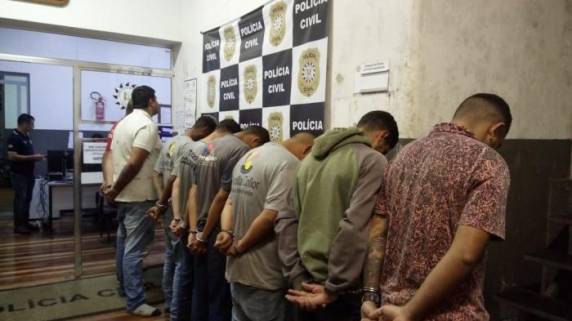 Grupo, de oito pessoas, também é suspeito de aplicar golpe em São Paulo
