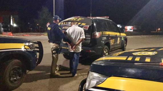 PRF prende dupla com mais de 34 quilos de maconha em Passo Fundo - foto 3