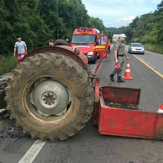 Motociclista morre em acidente com trator na Rota do Sol, em Carlos Barbosa - foto 3