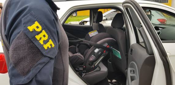 Dispositivo de retenção 'bebê conforto'' salva vida de criança em acidente na BR 101 - foto 3