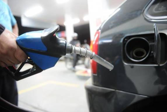 Combustíveis têm primeira variação de preço em 2018