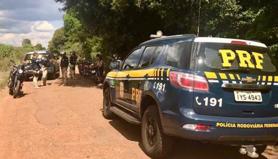 PRF e GMT realizam operação de combate a infrações de trânsito e perturbação do sossego na Efrica - foto 4