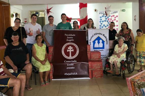 Estudantes da pós-graduação entregaram mais de 300 litros de leite à instituição de caridade
