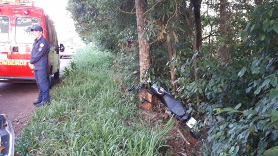 Um acidente de trânsito envolvendo um veículo causou a morte de uma pessoa na madrugada desta quarta-feira, 11, em Três Passos